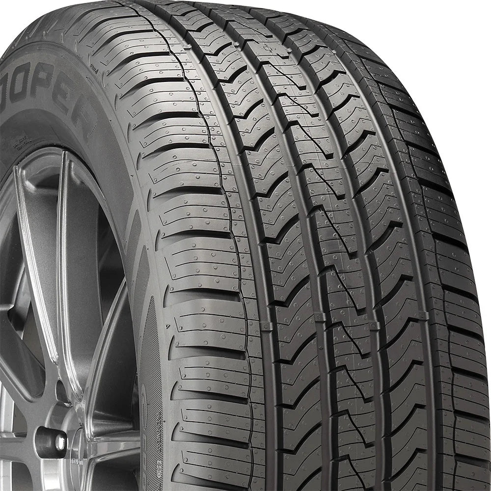 Set of 4 235/65R18 106H All Season Tires G7469