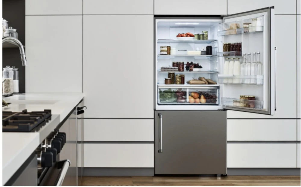 31 Inch Counter Depth Freestanding Bottom Mount Refrigerator O3469