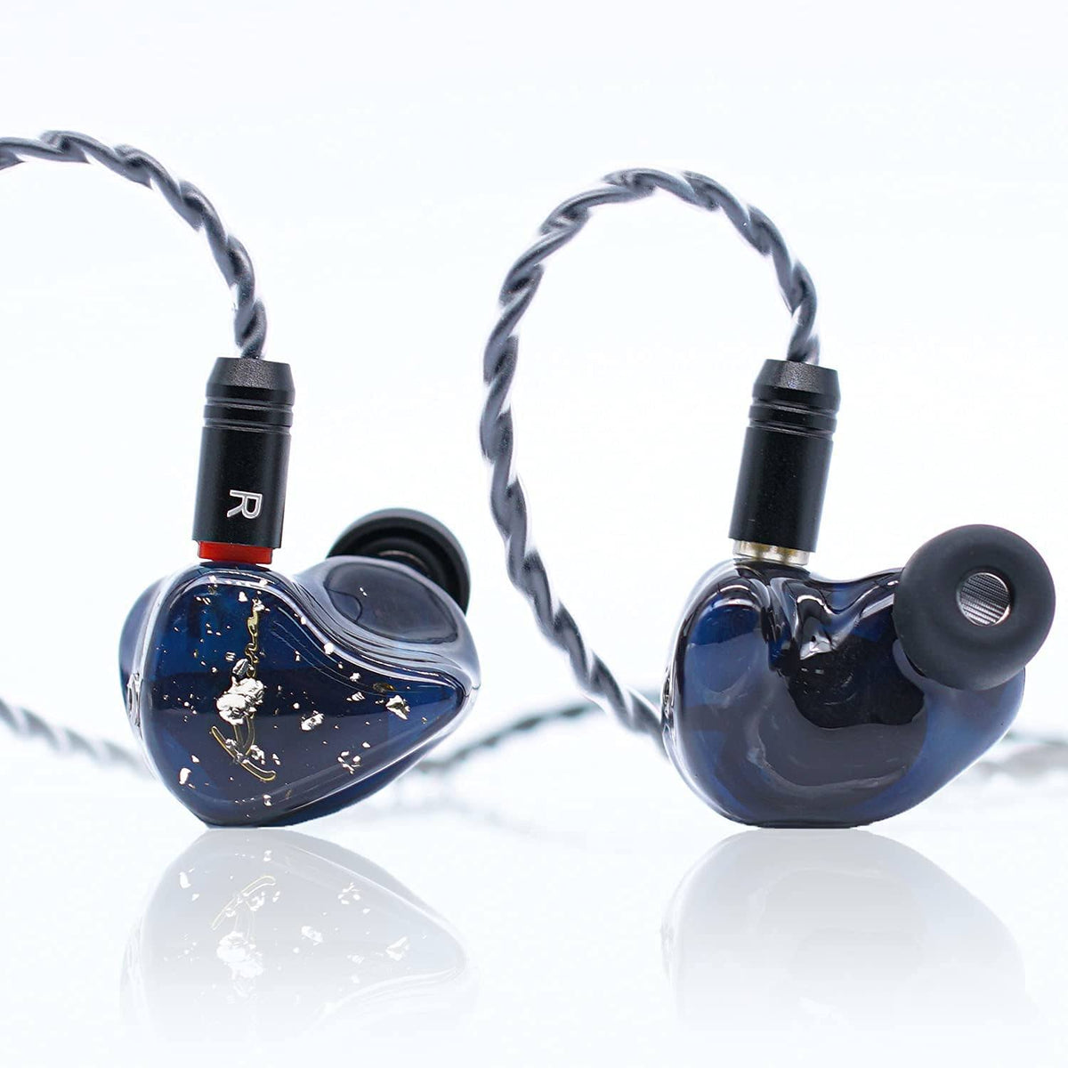 Wired In-Ear Earphones with Microphone Noise Cancelling K142439