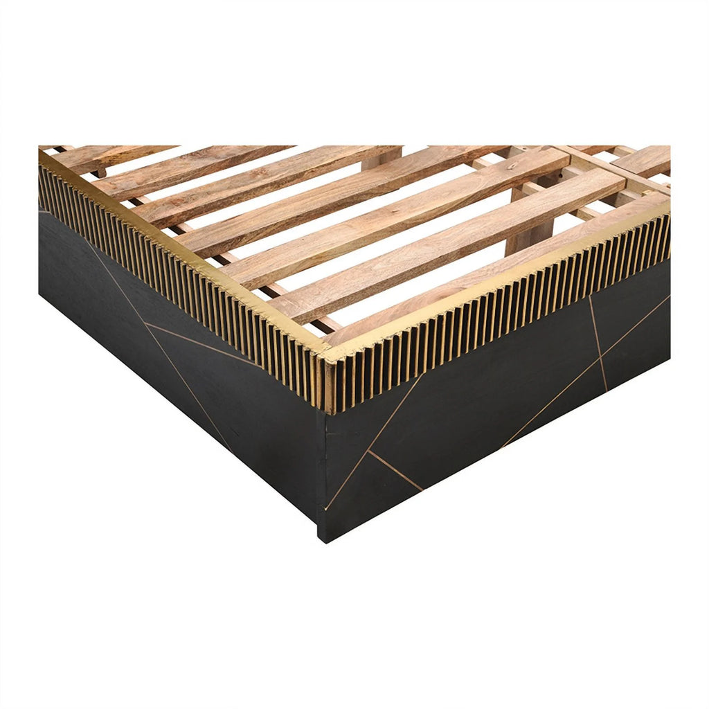 Queen Bed with Wood in Black/Gold M1354