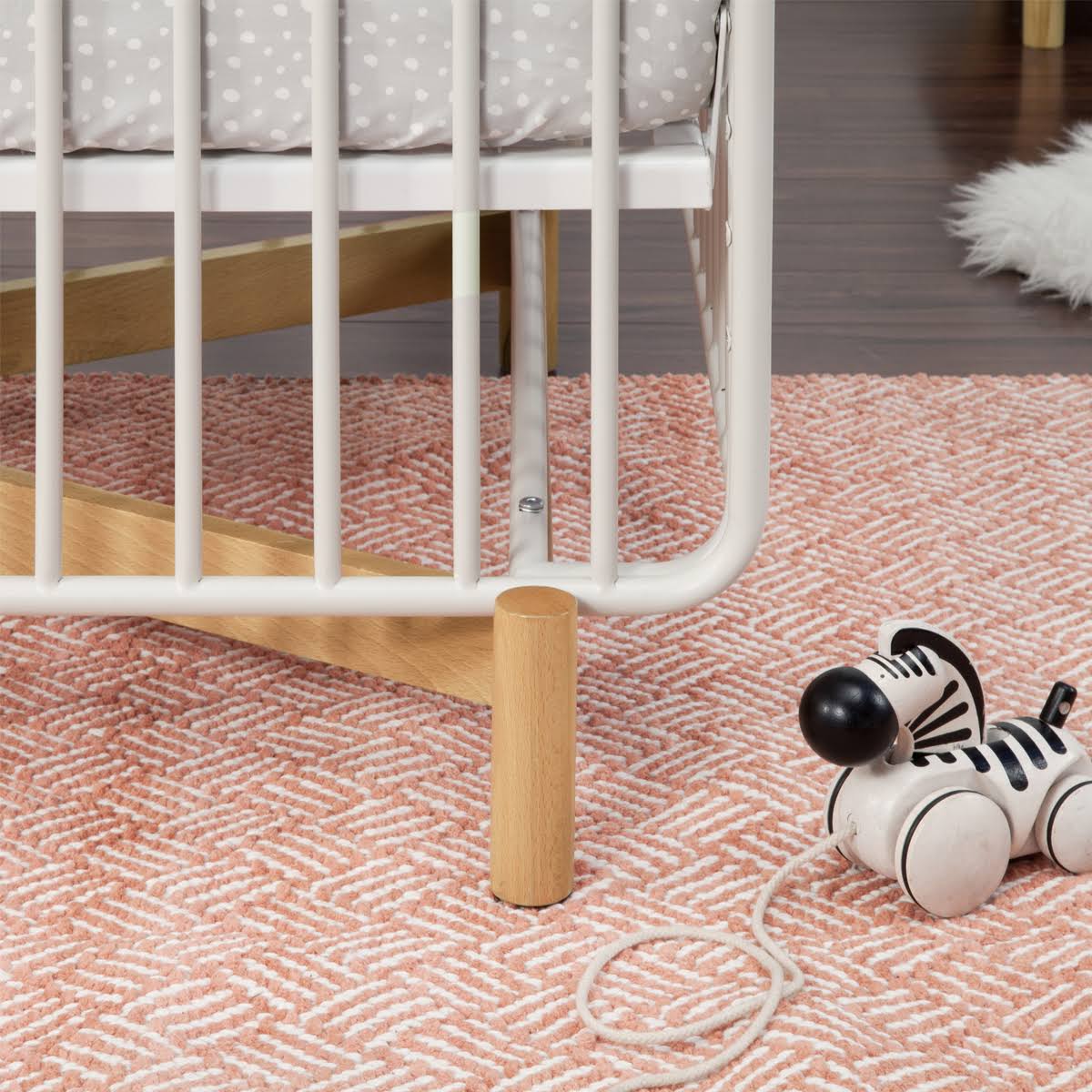 Metal Crib with Toddler Bed Conversion Kit Y8226