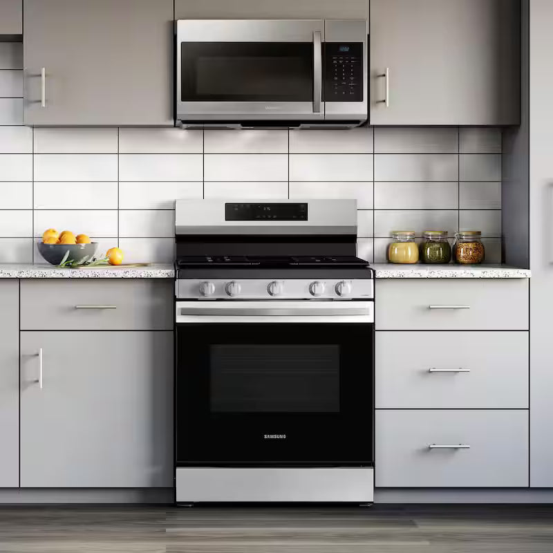 6.0 cu. ft. Smart Freestanding Gas Range with Integrated Griddle in Stainless Steel F875