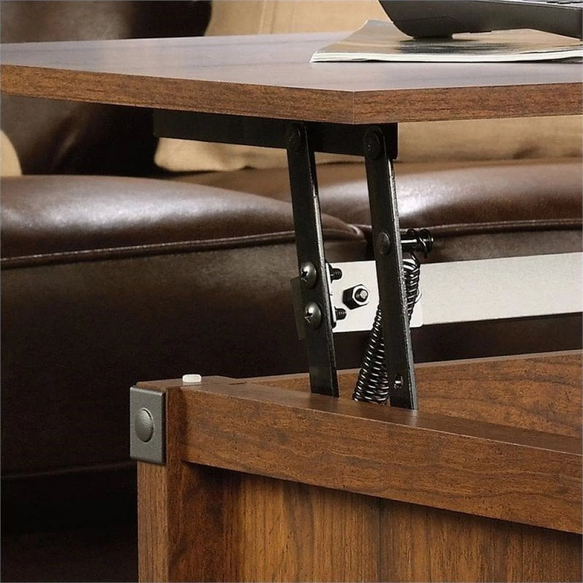 Lift Top Coffee Table in Washington Cherry H16566